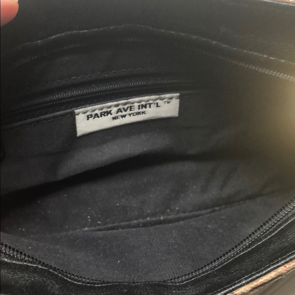 Park Avenue International purse EUC - Picture 2 of 4